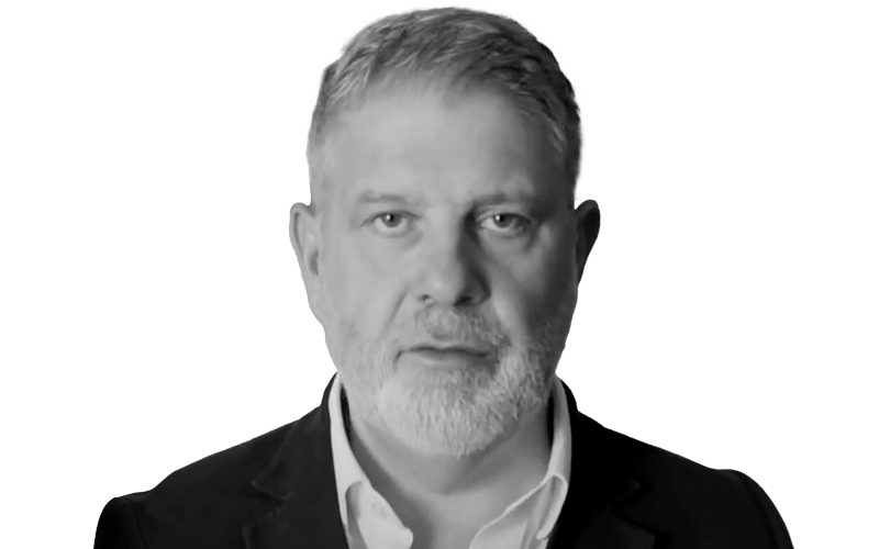 robert tichband chief operating officer